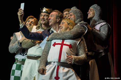 Monty Python Camelot Musical 的图像结果