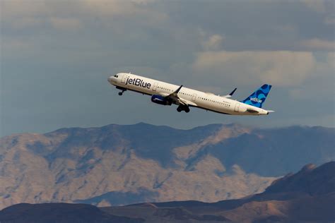JetBlue forecasts improved second-quarter revenue on healthy travel ...