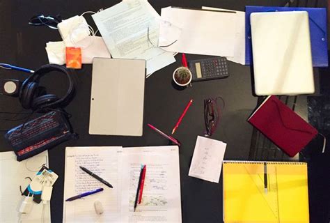 8 Bad Work Habits That Can Make One Look Really Unprofessional