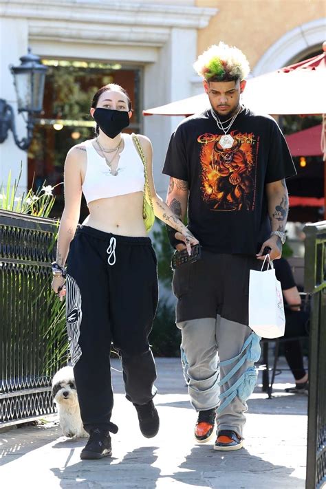 Noah Cyrus in a White Top Walks Her Dog Out with New Boyfriend in ...