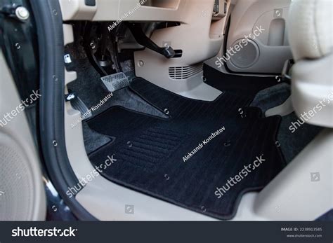 Foot Detail: Over 113,836 Royalty-Free Licensable Stock Photos ...