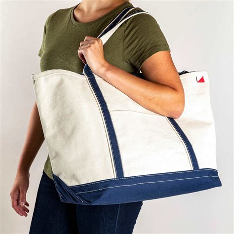 Large Classic Boat Tote - Navy | Boat tote, Classic totes, Tote