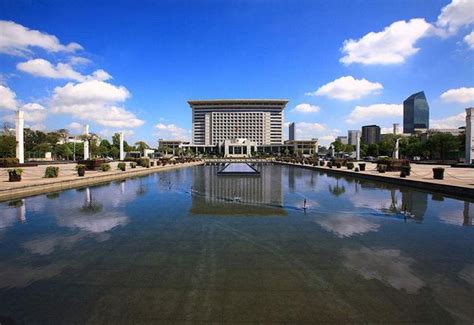 实拍中国各地政府办公大楼，你觉得哪个最豪华、大气？