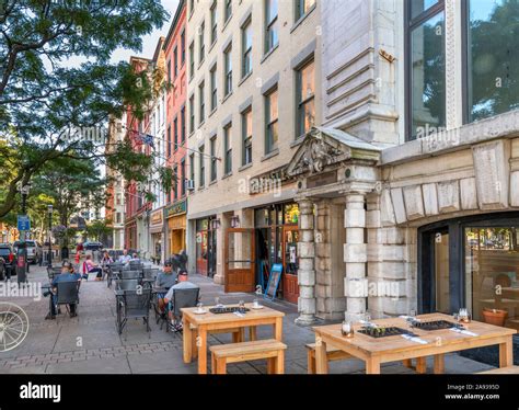 Syracuse ny bar hi-res stock photography and images - Alamy