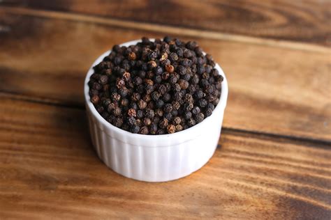 Black Peppercorns Bold (TGEB 4.25mm) – Pepperin