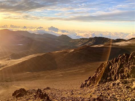 Sunrise at Haleakala in Maui: $1 Reservation Tips + Haleakala Sunrise Tours