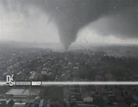Deadly Tornado 的图像结果