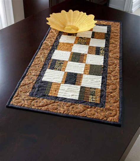 Easy Table Runner Quilt Pattern 的图像结果