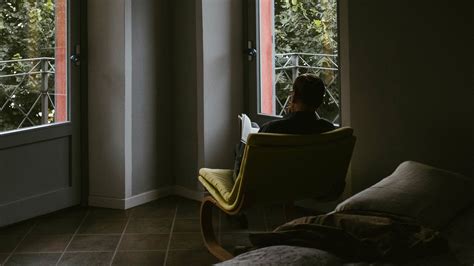 Download wallpaper 2560x1440 reading, rest, room widescreen 16:9 hd ...