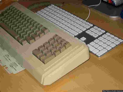 First Mac Computer 的图像结果