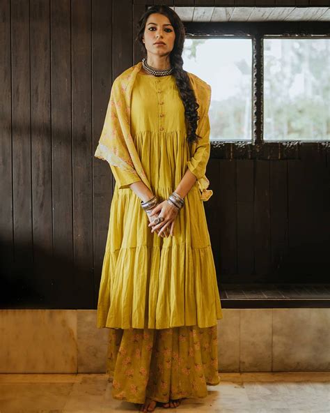 13+ Breathtaking Haldi Dresses for Brides That Serve the Looks