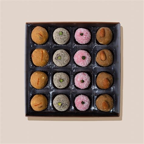 Shop Premium Sweet Box Online | Ladoo Box of 16