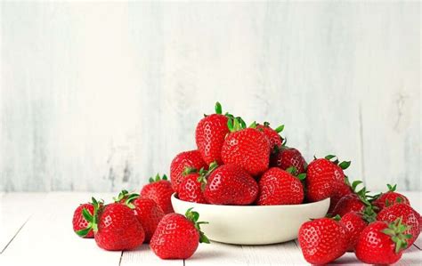 Are Strawberries Acidic or Alkaline? Read What Experts Say!