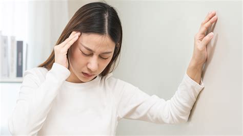 What Is Dizziness? Causes, Types, Symptoms, Diagnosis, Treatment ...
