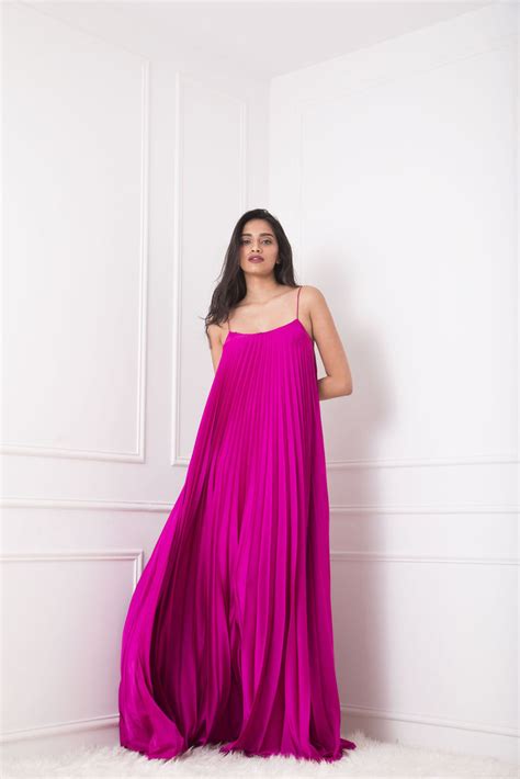 PLEATED STYLES – Zwaan