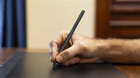 Wacom Intuos Pro Creative Pen Tablet Tutorial 的图像结果