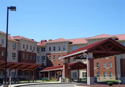 HOLIDAY INN EXPRESS RAINIER INN & RAINIER COMPLEX (Joint Base Lewis ...