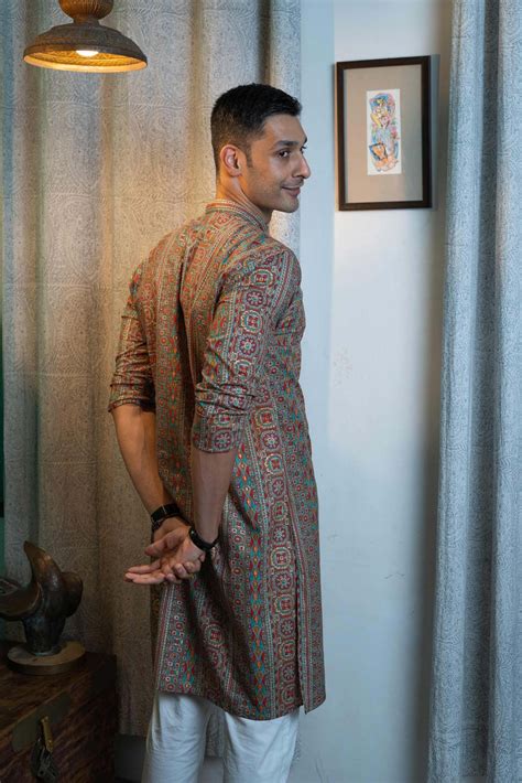 Muslin Multicolor Foil Print Kurta | Shasak