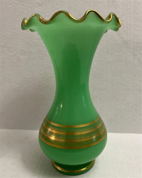 19th Century French Opaline Uranium Glass Vase For Sale at 1stDibs