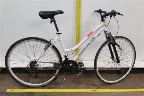 Roadmaster Granite Peak 18-Speed 25" Woman's Hybrid Mountain Road Bike - Oahu Auctions