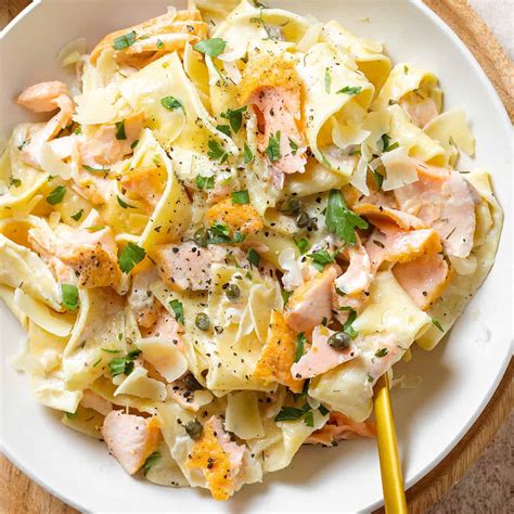 Creamy Canned Salmon Pasta - The Healthful Ideas