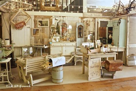 Retail Rustic Store Displays 的图像结果