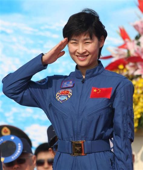 刘洋：中国首位女航天员_百科TA说