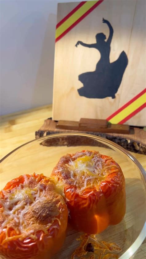 Pimientos rojos rellenos de carne - Typical Spanish