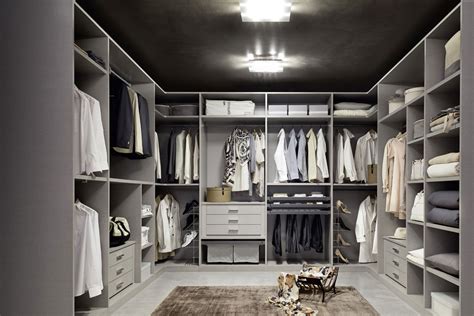 Best Walk in Wardrobe Deisgn Idea & Manufacturer in Agra Uttar Pradesh