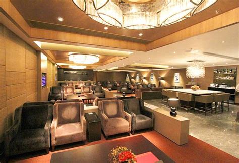 Even Debit Card gives you airport lounge access. Here's how - BusinessToday