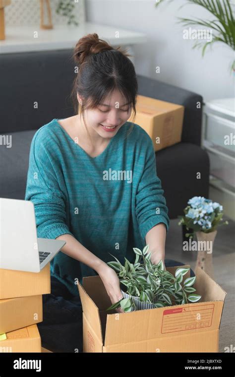 Small Business Owner Working 的图像结果