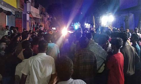 எம்.ஜி.ஆர். நகரில் மின்தடையை கண்டித்து நள்ளிரவில் பொதுமக்கள் மறியல் ...