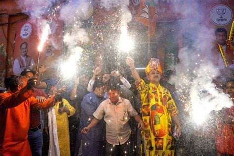Kolkata : BJP workers and supporters celebrate party leads in Madhya ...