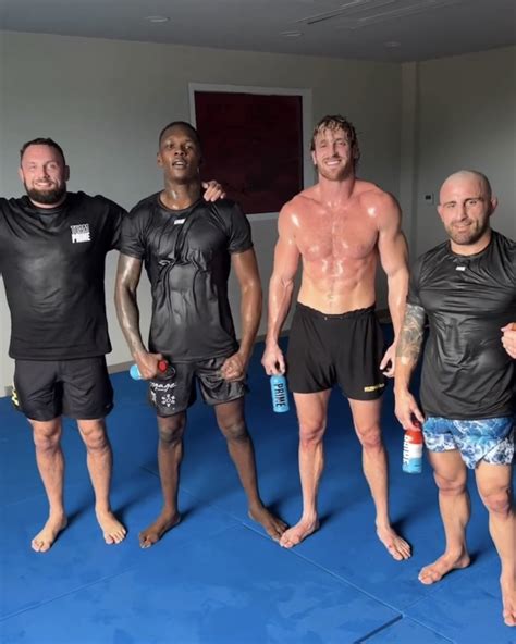 Growers vs showers... 😂 : r/ufc