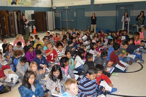 2016 Dictionary Distribution to All Third Graders in Folsom | Rotary ...