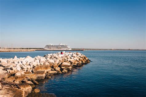 12 Greetings Worldwide And Their Cultural Practices In Honor Of World ...