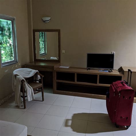 HOTEL RAJA AMPAT (Waisai) - Inn Reviews, Photos, Rate Comparison ...