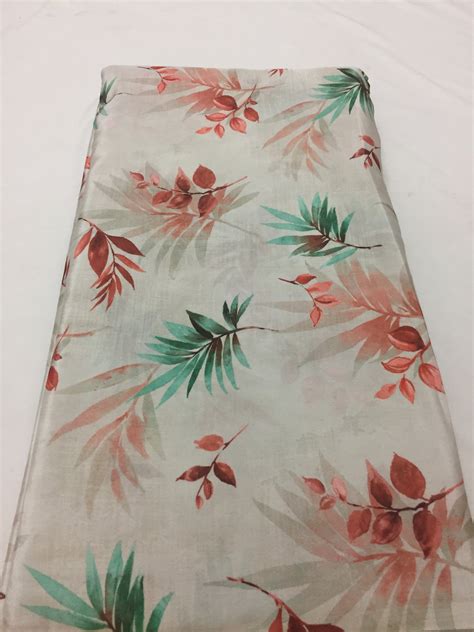Floral printed crepe fabric 1.4 metres cut – Akrithi