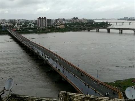 South gujarat rain, 7 in Mandvi, Dolwan, Waghai, 4 inches of rain in ...