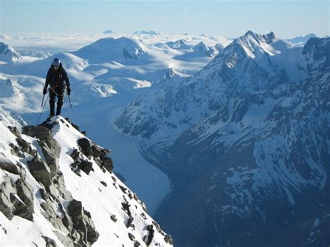 9 Important Life Lessons That Mountaineering Can Teach You Like No ...