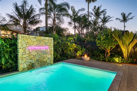 Expensive Pools 的图像结果