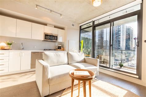 Downtown Calgary Vacation Rentals & Homes - Calgary, Canada | Airbnb