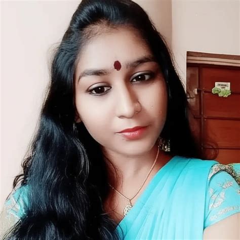 October 4th Zodiac: Libra Birthday Personality & Traits