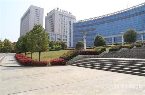 咸宁职业技术师范学院2023年是几专