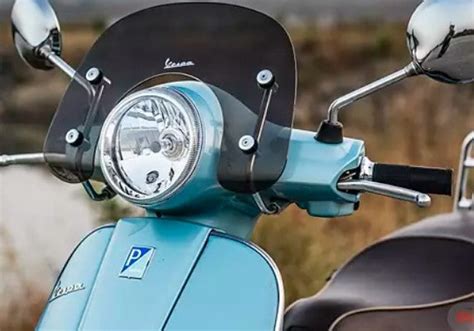 Windshield for Piaggio Vespa VXL - BLACK From Moto Modz.