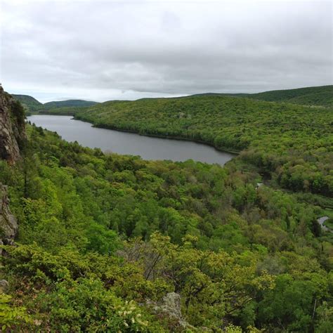 13 Best Hikes in Michigan's Upper Peninsula