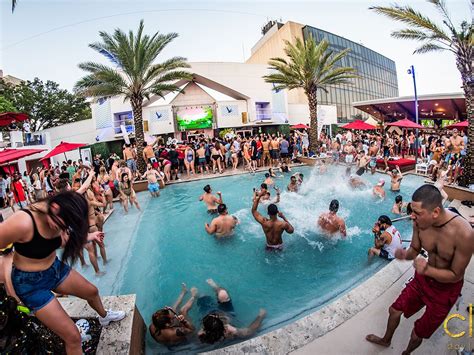 Houston Nightlife • A Complete Guide [2025 October Update]