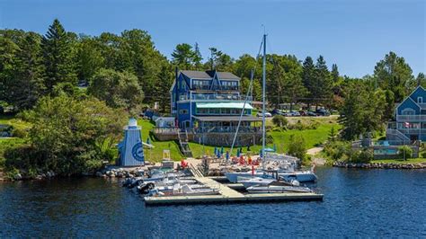 THE TUNA BLUE INN (Hubbards, Nova Scotia) - Inn Reviews & Photos ...
