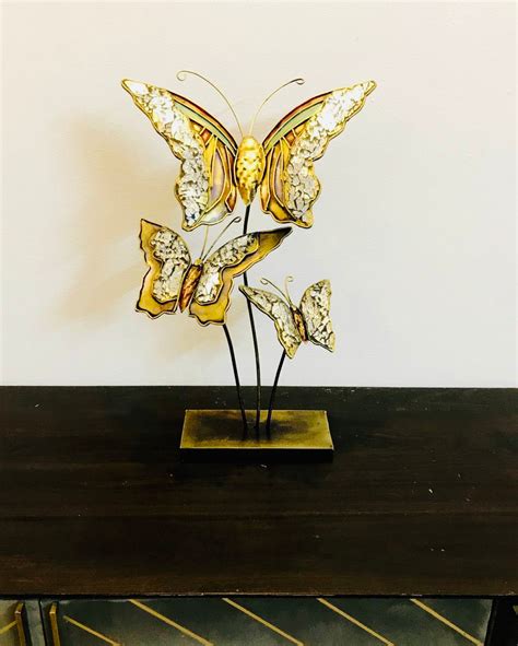Whimsical Butterflies Table Decor: Delicate Fluttering Grace – Darteffects