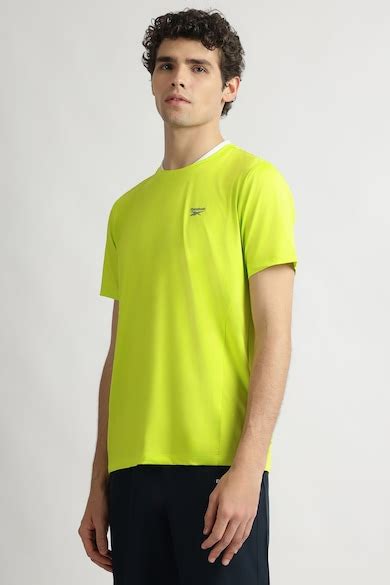 Reebok India Official | Reebok Men T Shirt Online at reebok.abfrl.in ...